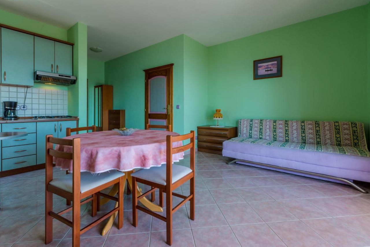 Apartmani Rino Dramalj Buitenkant foto