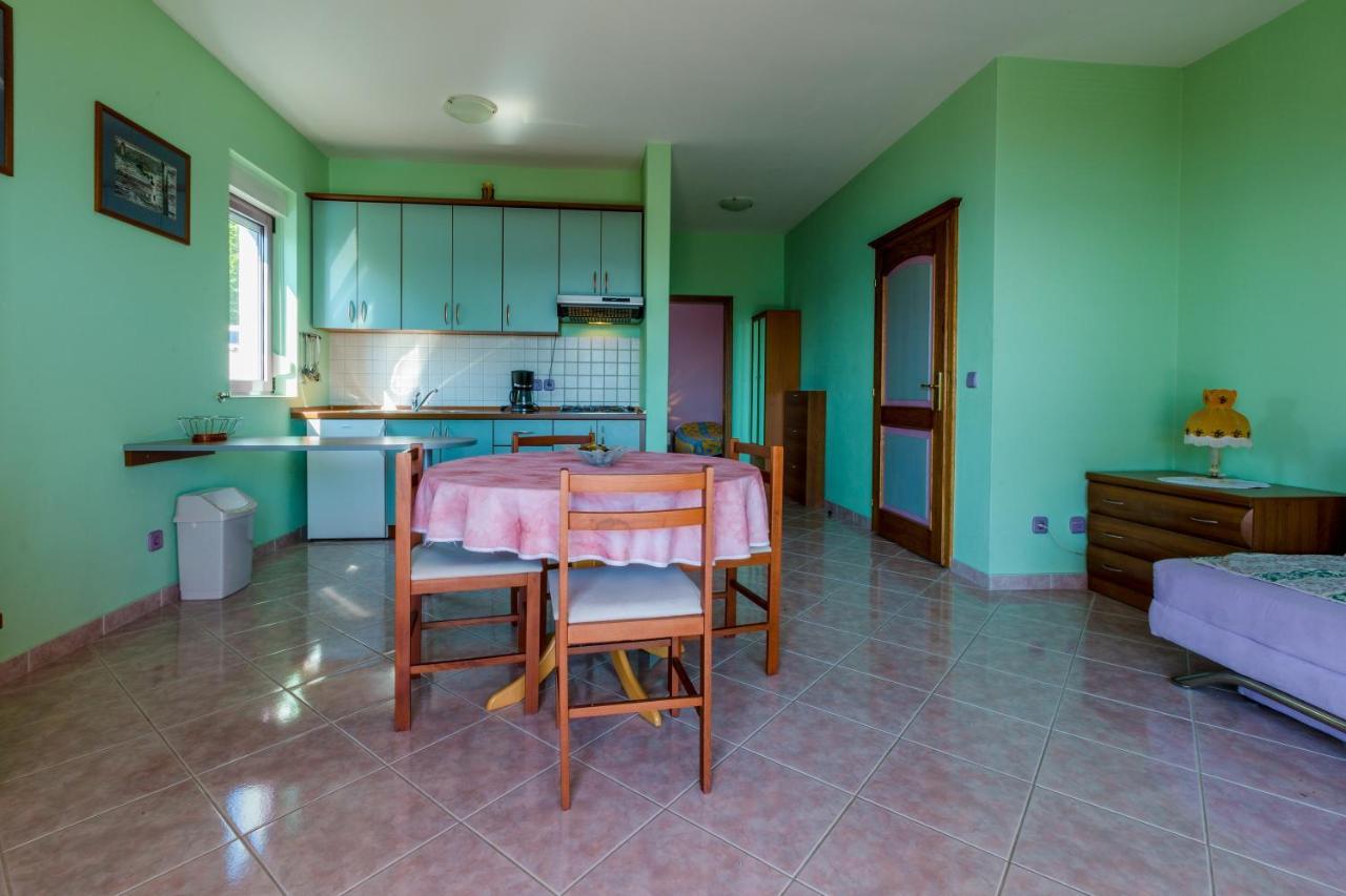 Apartmani Rino Dramalj Buitenkant foto