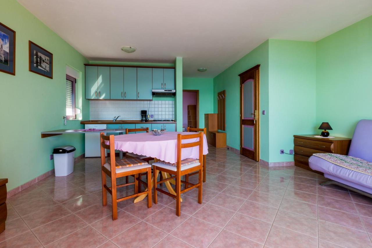 Apartmani Rino Dramalj Buitenkant foto