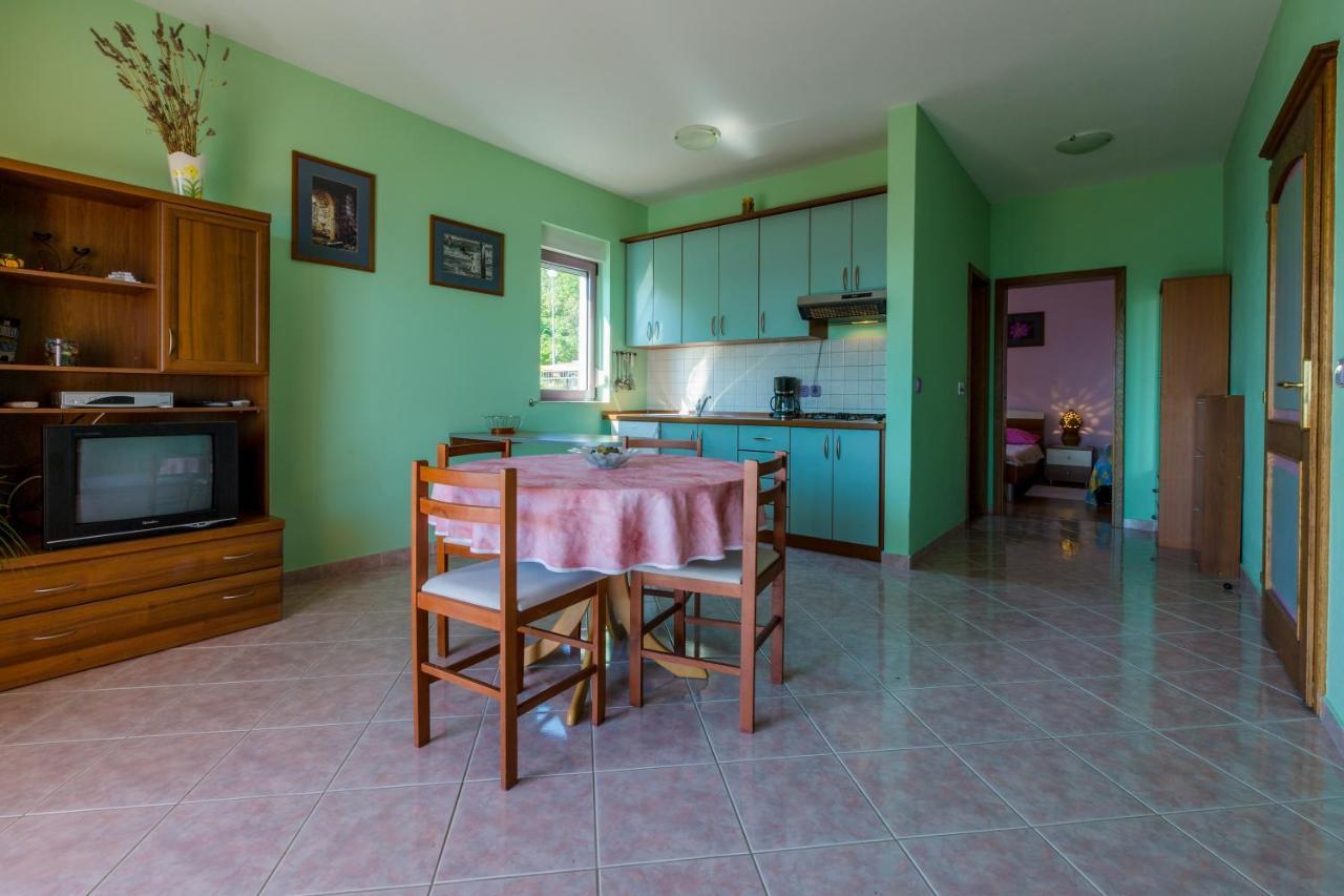 Apartmani Rino Dramalj Buitenkant foto