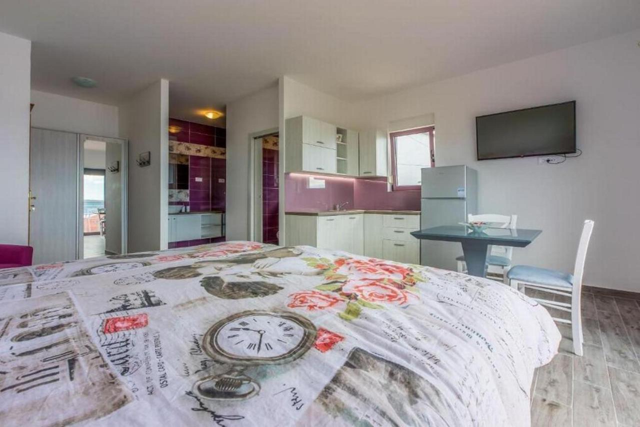 Apartmani Rino Dramalj Buitenkant foto